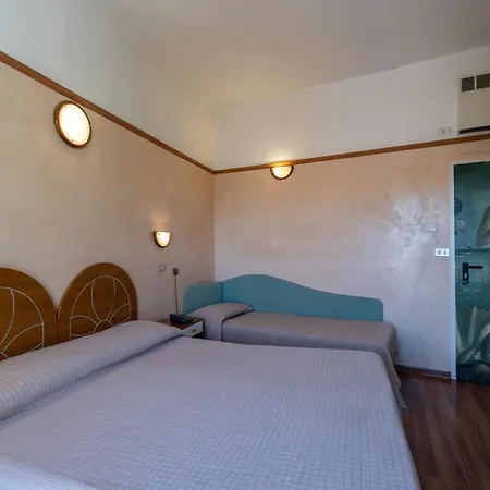 Hotel Britannia Rimini Marina Centro-3