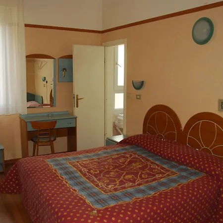 Hotel Britannia Rimini Marina Centro-2